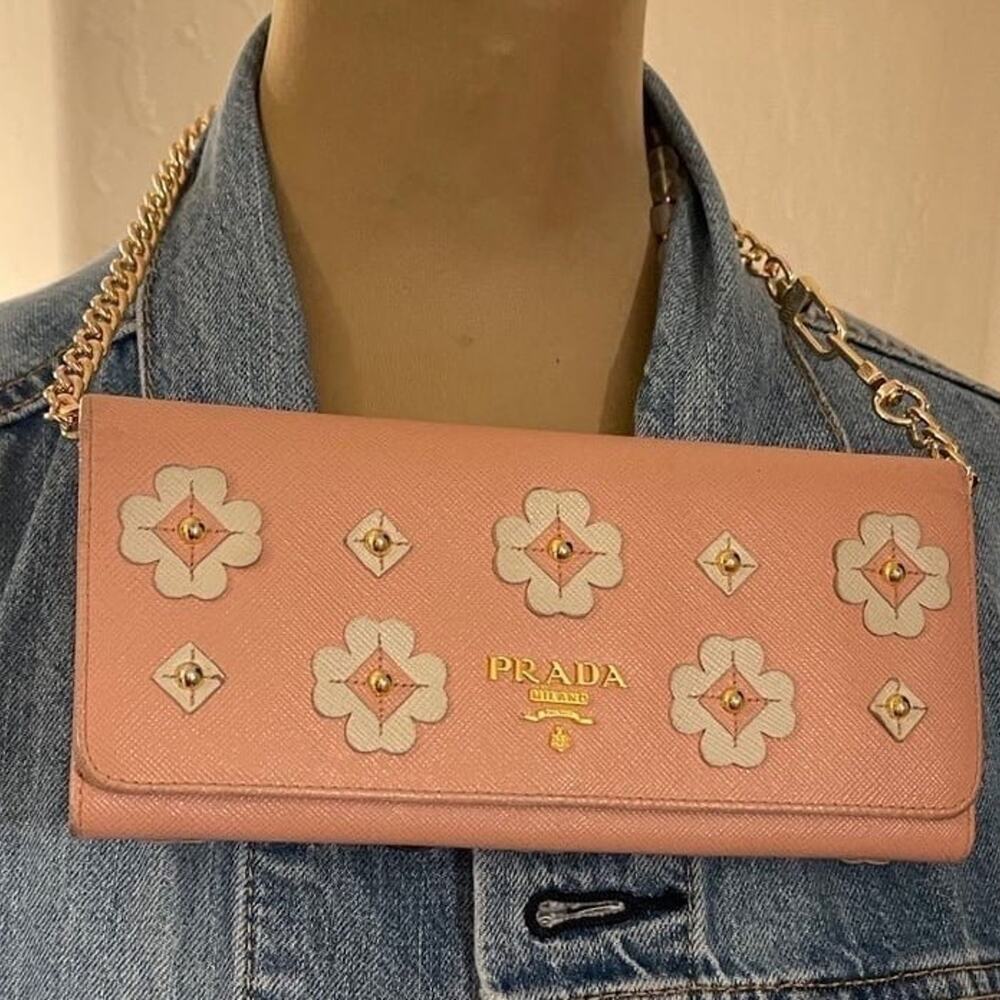 Prada pink saffiano leather appliqué flower wallet
